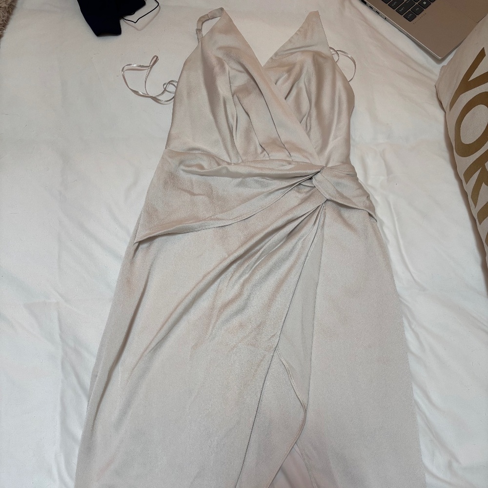 Feminine Express Wrap Midi Dress